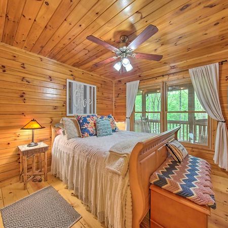 Peaceful Blue Ridge Cabin With Decks And Fire Pit Екстериор снимка