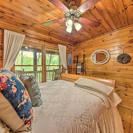 Peaceful Blue Ridge Cabin With Decks And Fire Pit Екстериор снимка