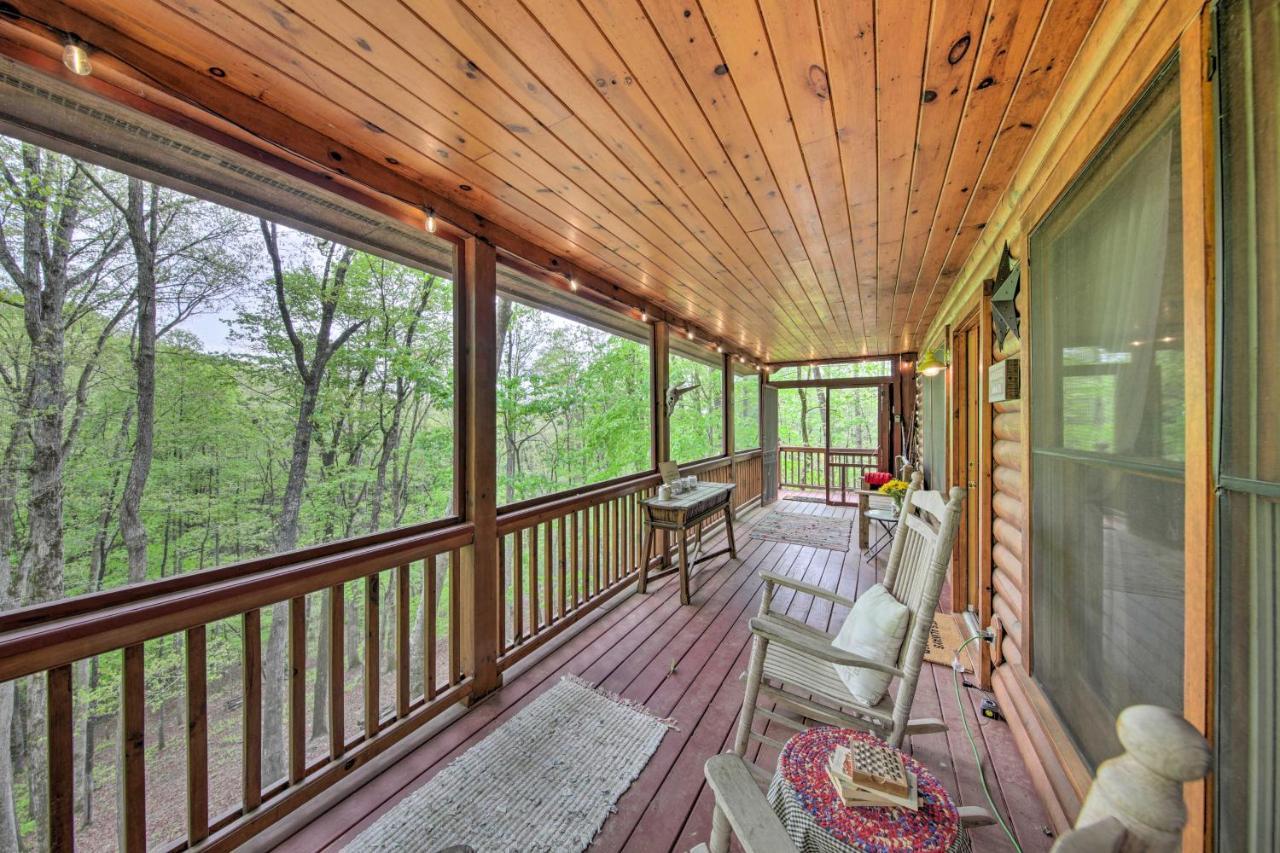 Peaceful Blue Ridge Cabin With Decks And Fire Pit Екстериор снимка